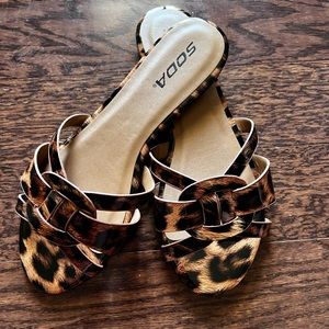 Super cute leopard slip on sandal